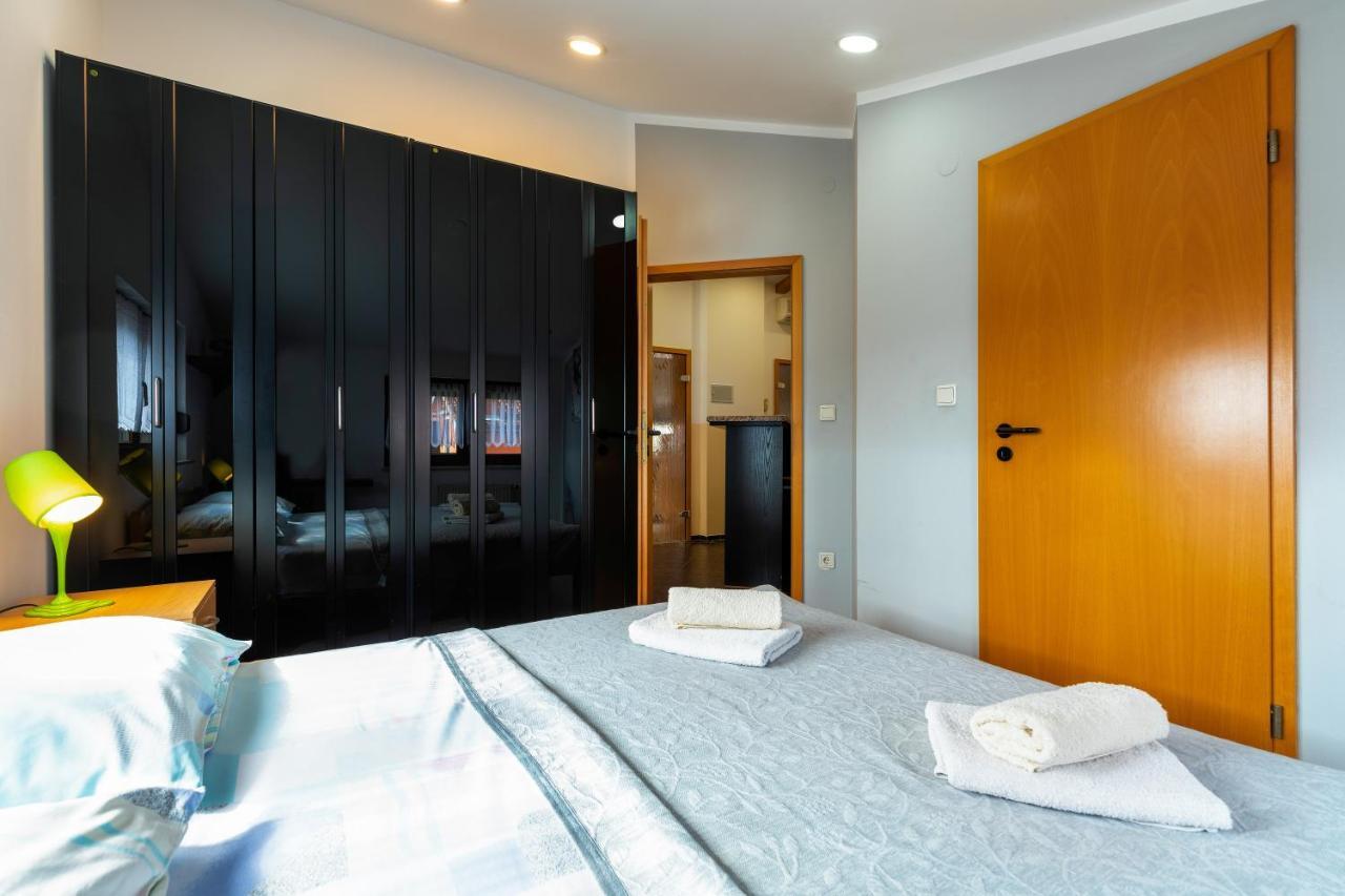 Apartments Kristina Ровин Екстериор снимка