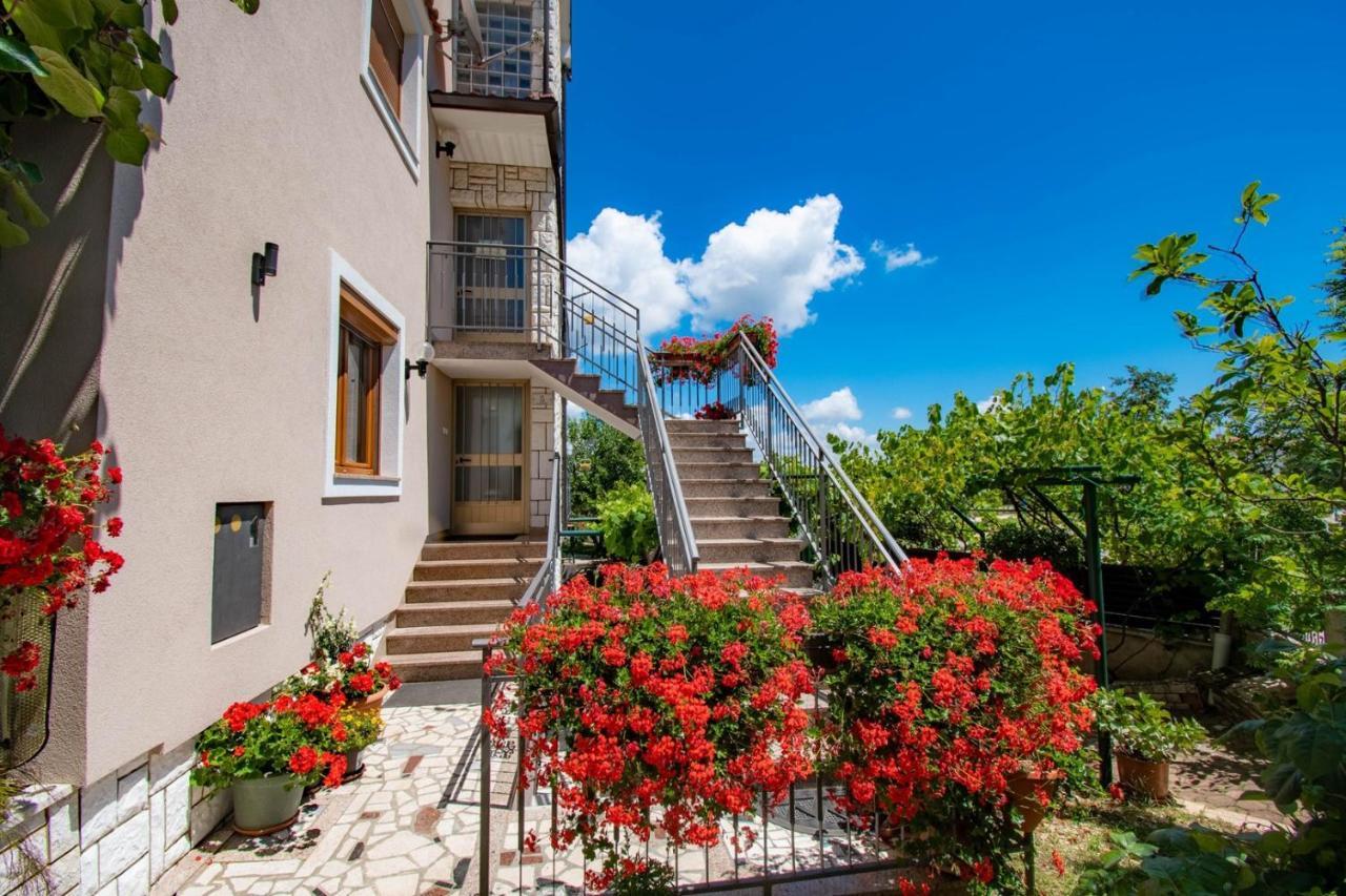 Apartments Kristina Ровин Екстериор снимка